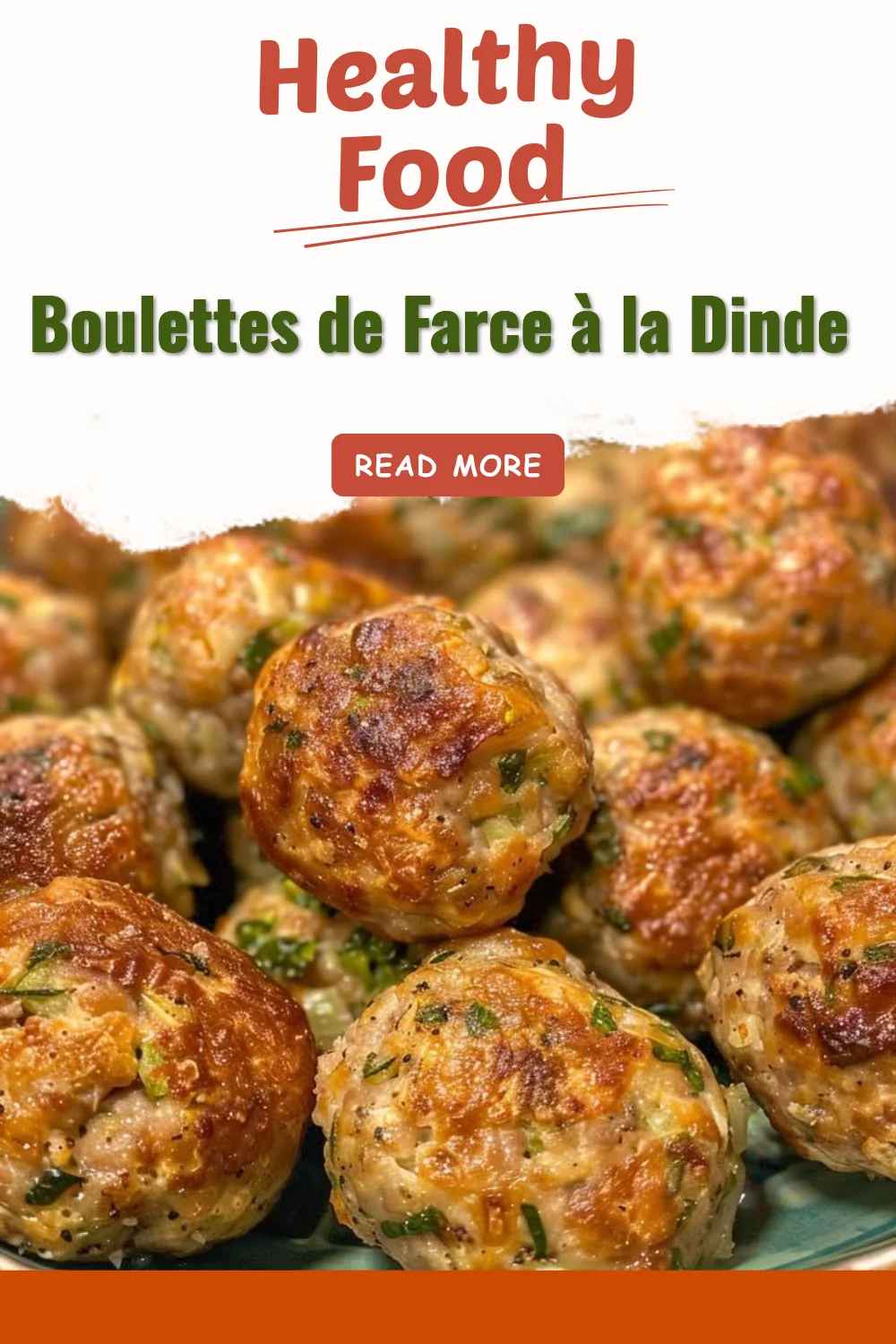 Boulettes de farce à la dinde prêtes à être servies sur une assiette