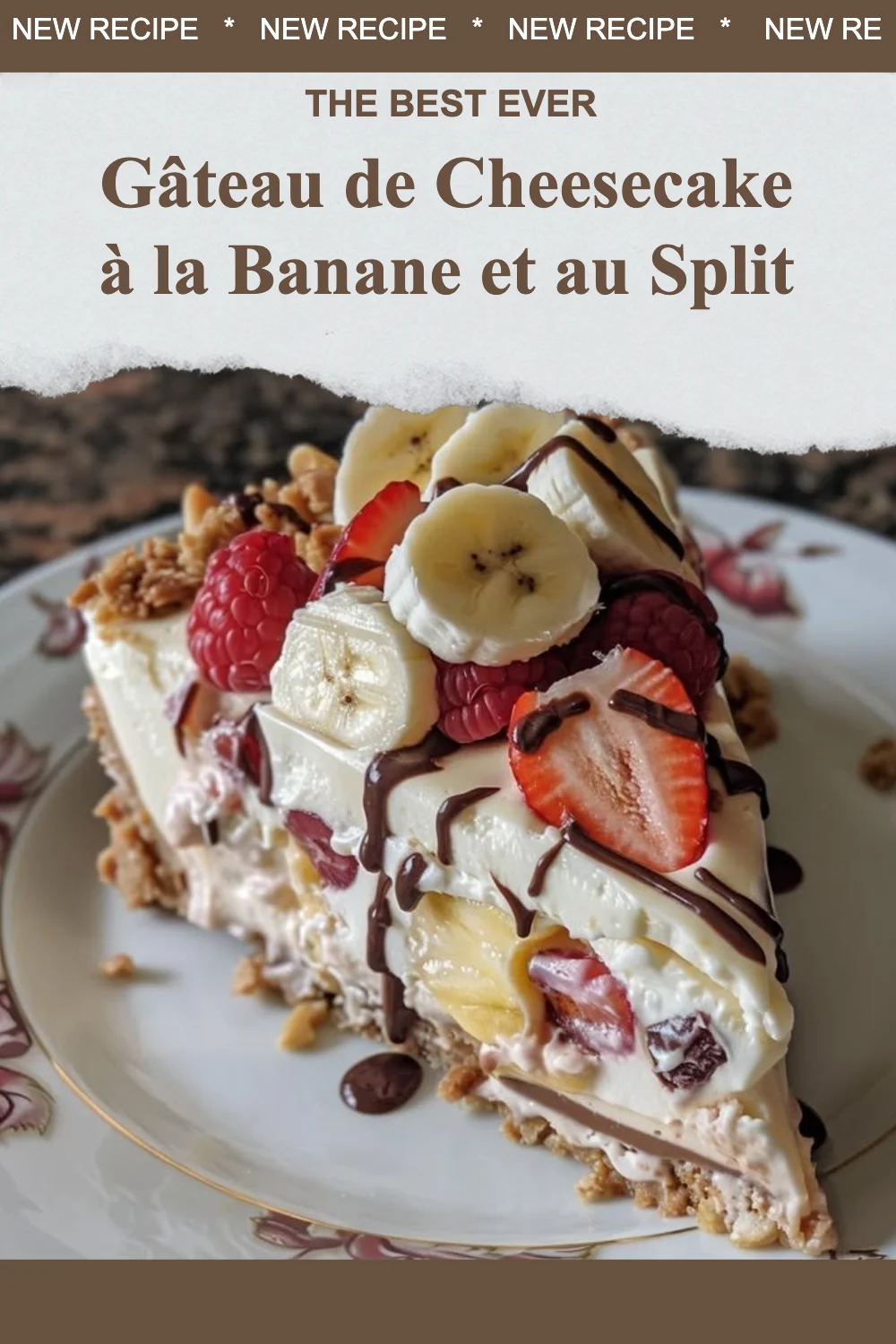 Gâteau de cheesecake à la banane et au split, un dessert savoureux et crémeux.