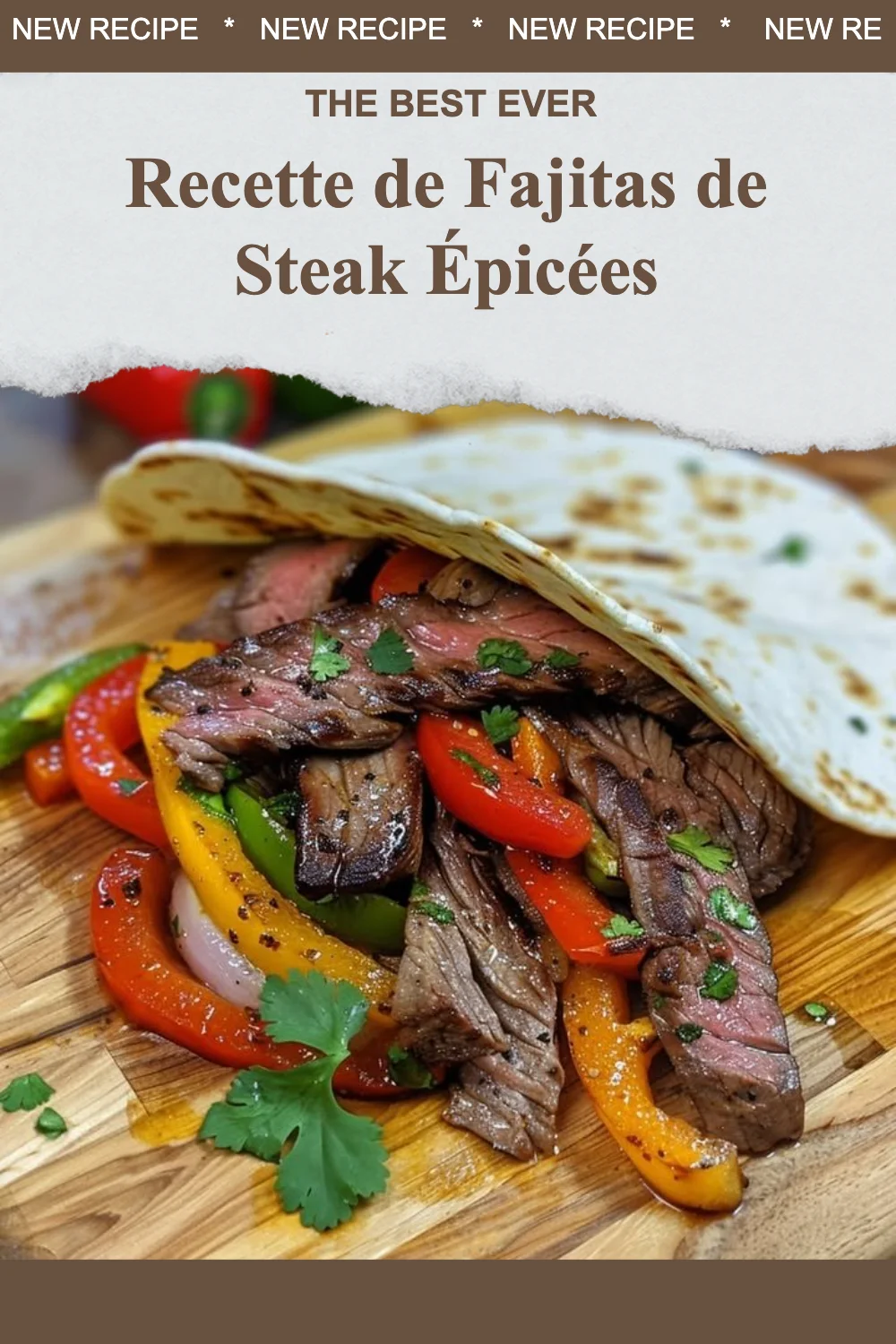 Fajitas de steak épicées servies avec légumes frais et tortilles