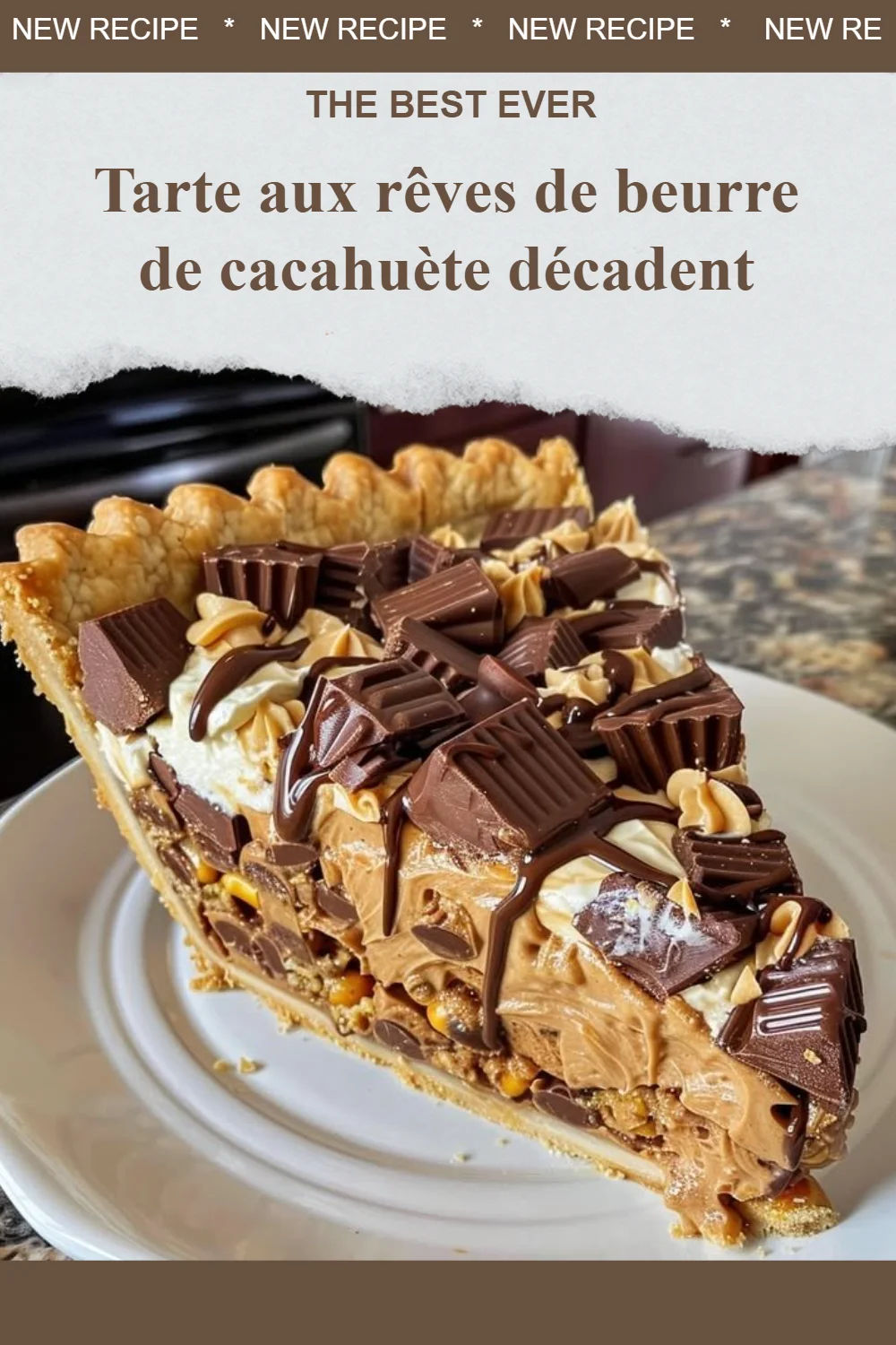 Tarte décadente au beurre de cacahuète garnie de chocolat et noix