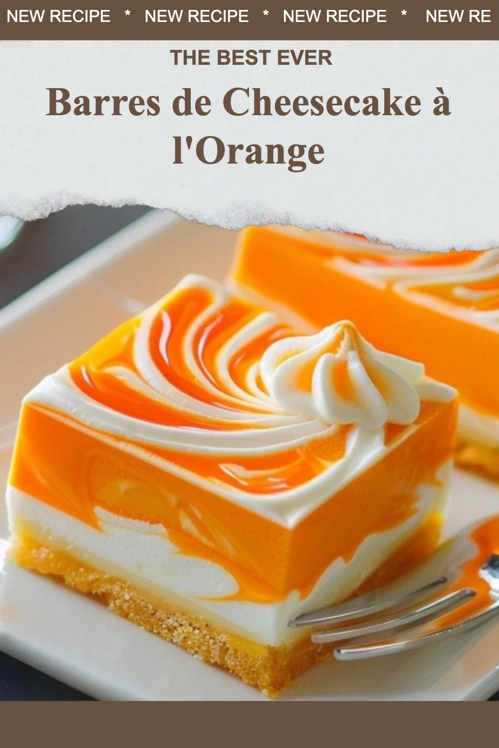 Barres de cheesecake à l'orange garnies de zestes d'orange