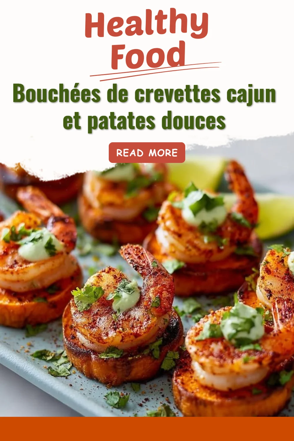 Bouchées de crevettes cajun et patates douces servies dans une assiette