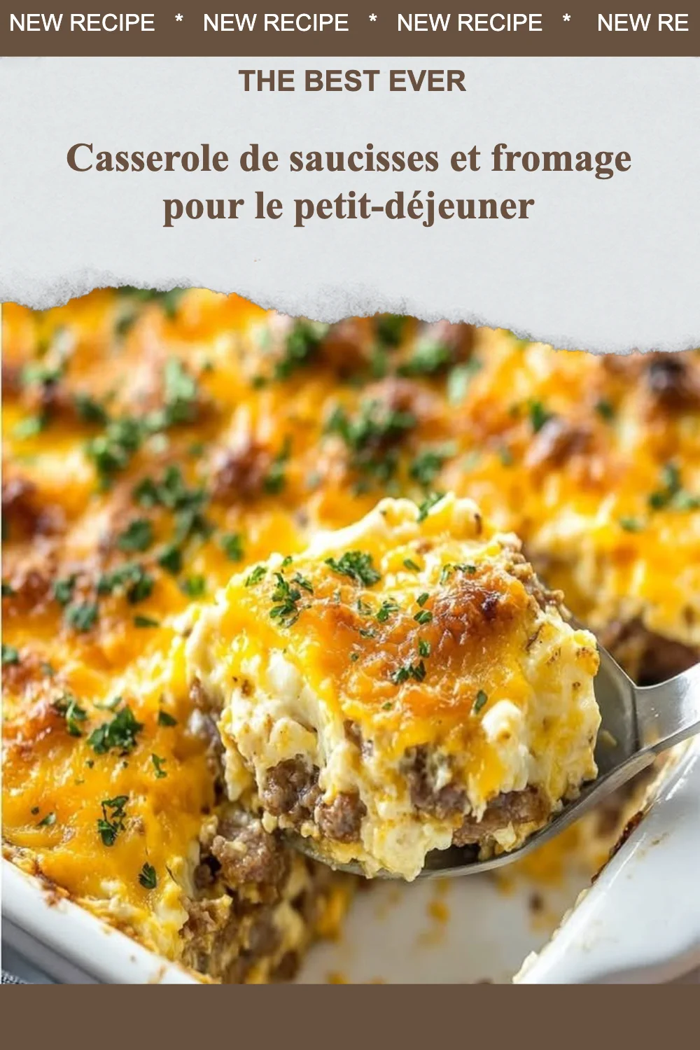 Casserole de saucisses et fromage pour le petit-déjeuner