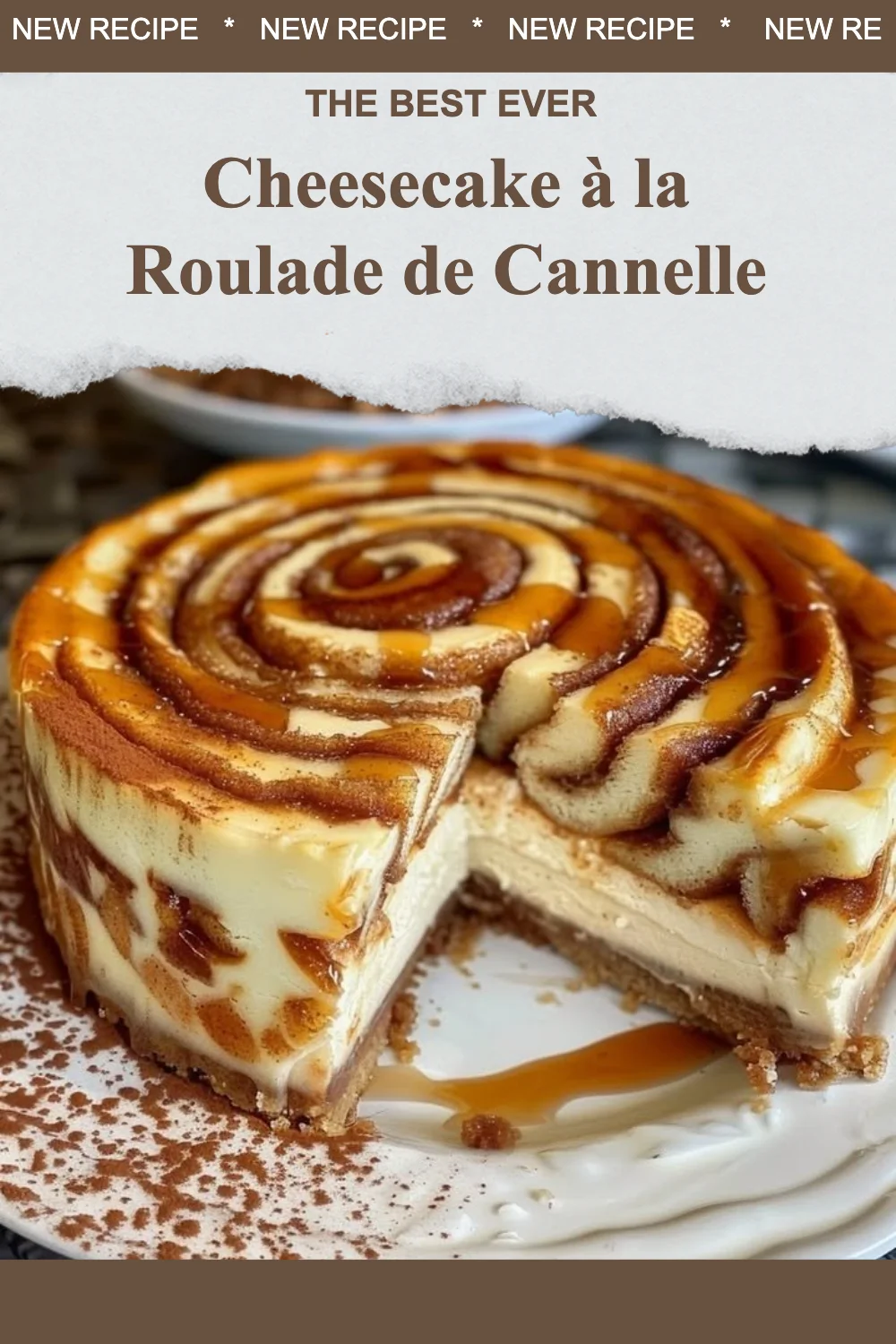 Cheesecake à la Roulade de Cannelle, un dessert crémeux et épicé.