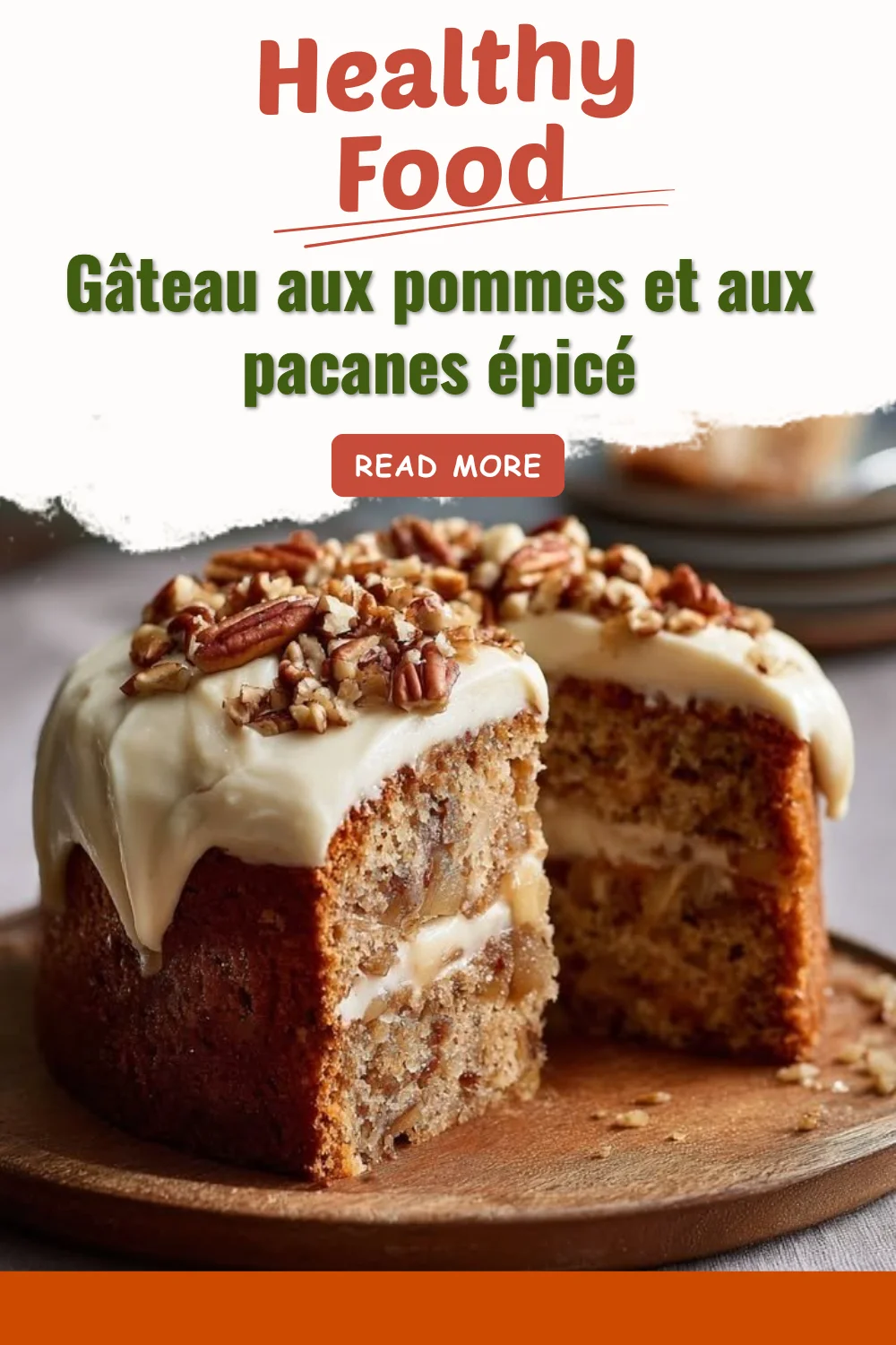 Gâteau aux pommes et aux pacanes épicé, une recette savoureuse et réconfortante.