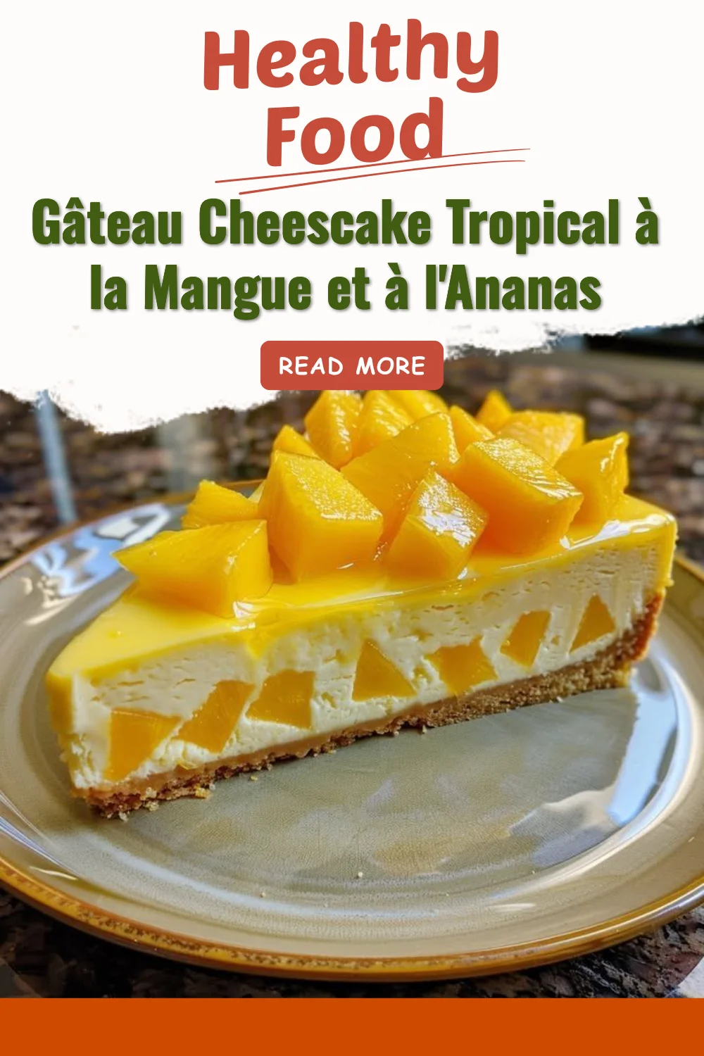 Gâteau cheesecake tropical à la mangue et à l'ananas, un dessert frais et délicieux.