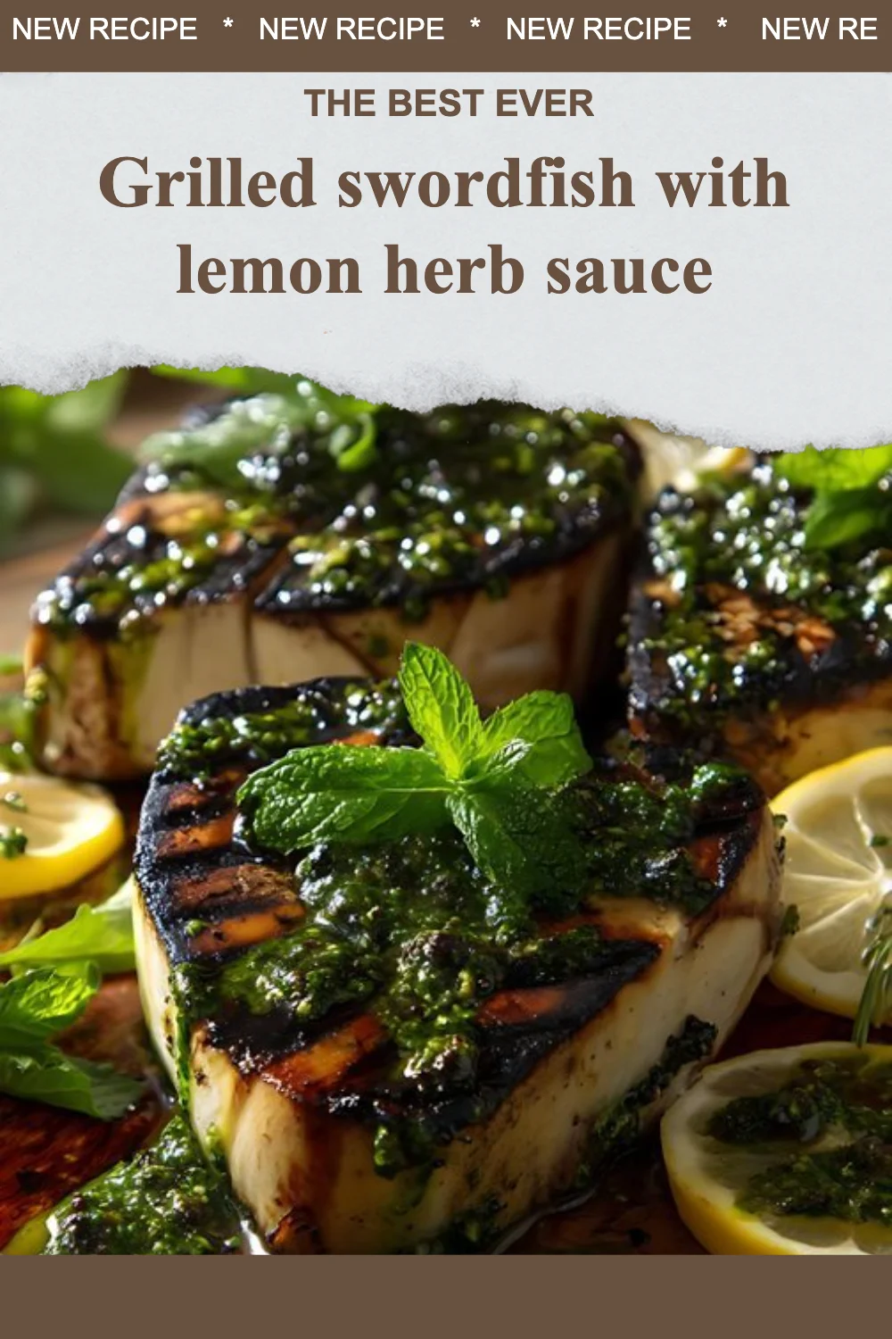 Swordfish grillé avec sauce au citron et aux herbes sur une assiette