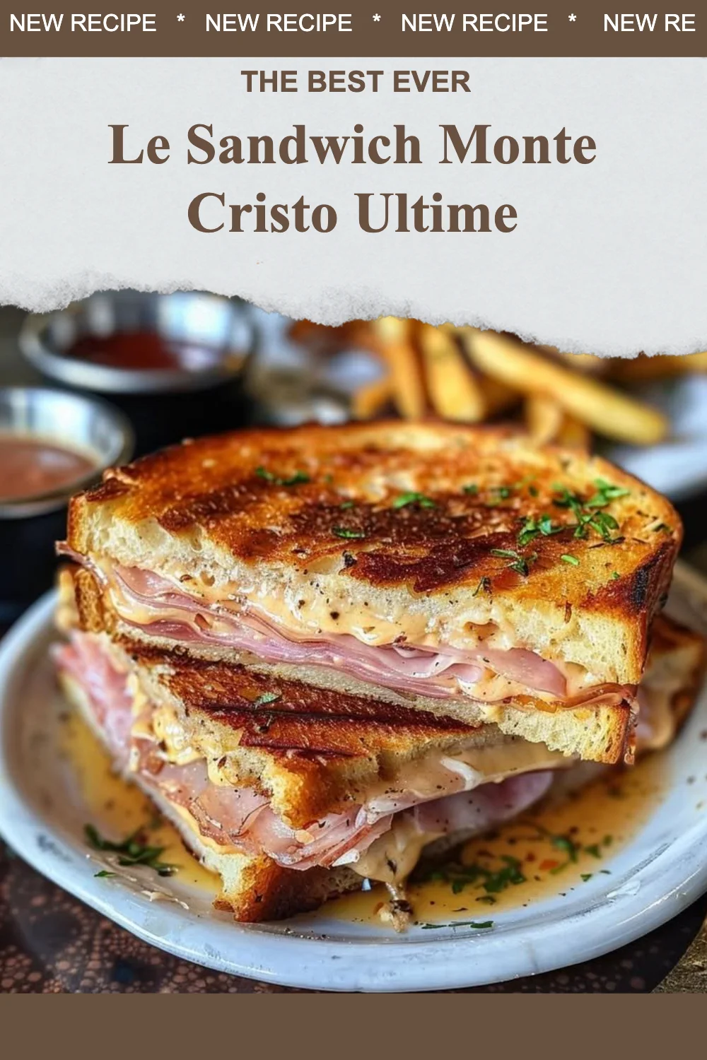 Sandwich Monte Cristo riche en saveurs sucrées et salées, parfait pour un déjeuner gourmand.