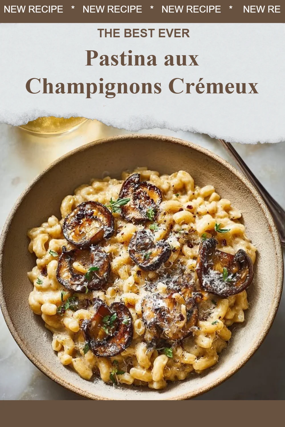 Bol de Pastina aux Champignons Crémeux, un plat savoureux et réconfortant.