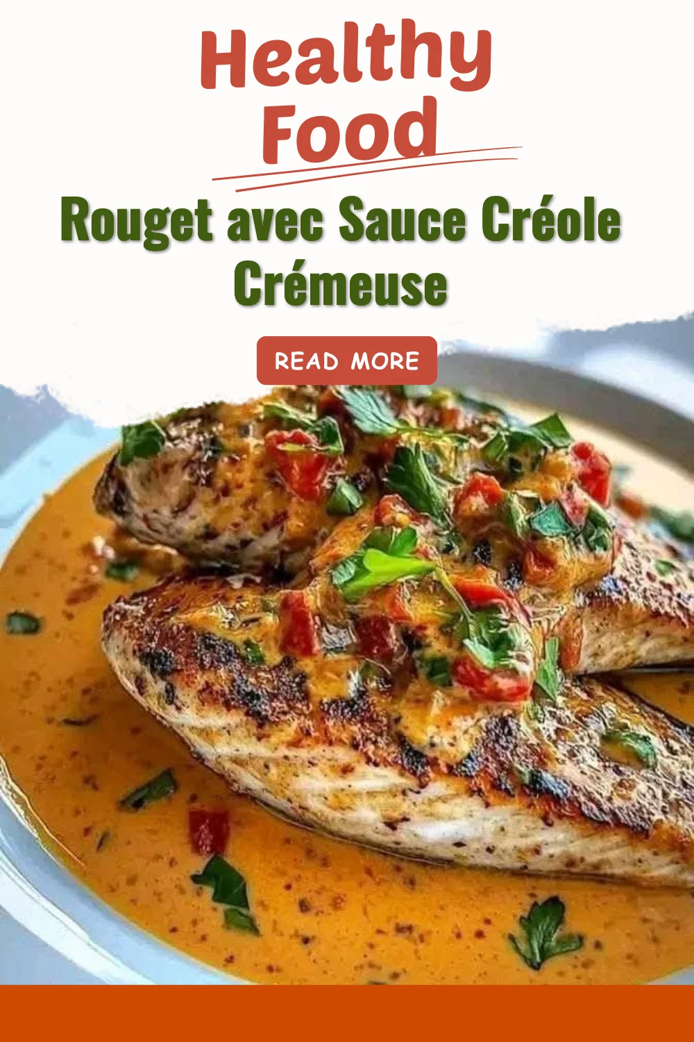 Rouget avec une sauce créole crémeuse, plat savoureux et épicé.
