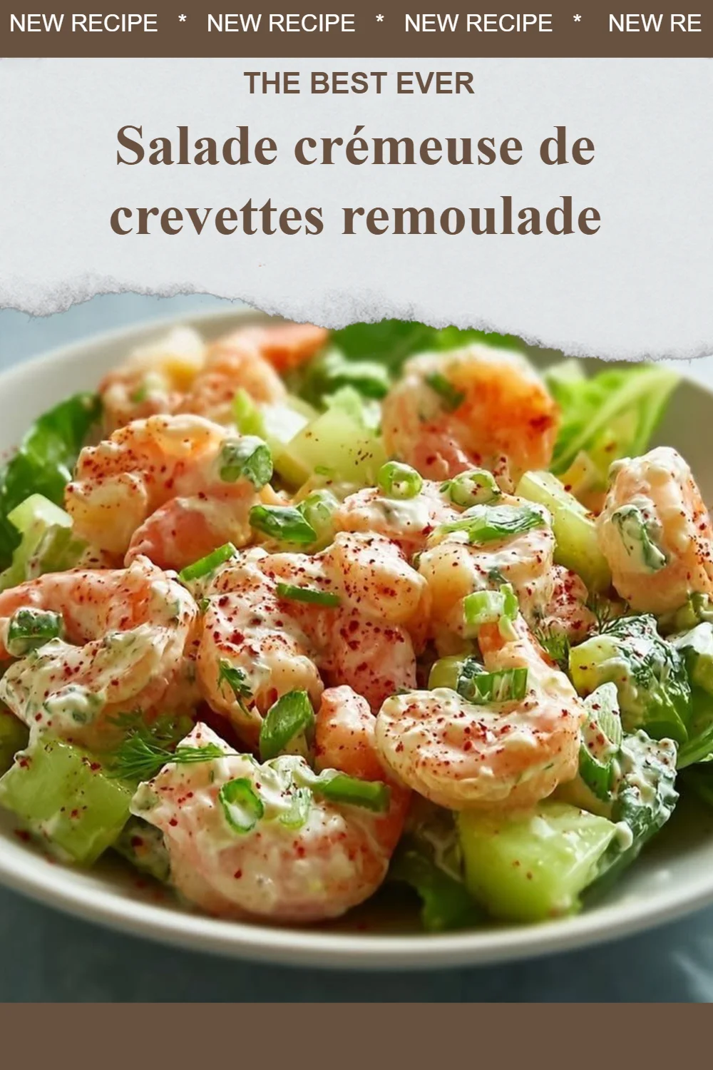 Salade crémeuse de crevettes remoulade servie dans un bol