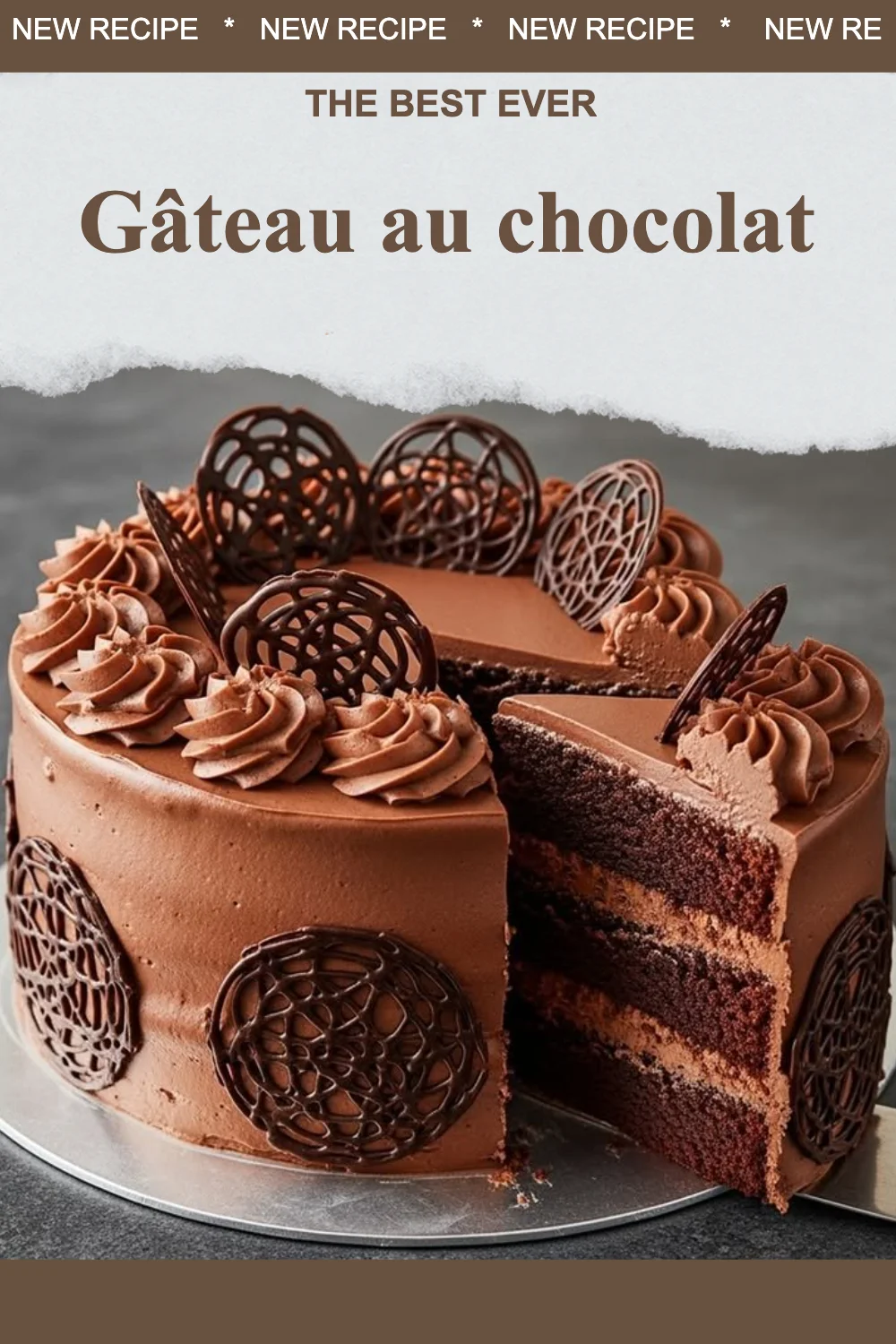 Gâteau au chocolat décadent avec une texture moelleuse et fondante