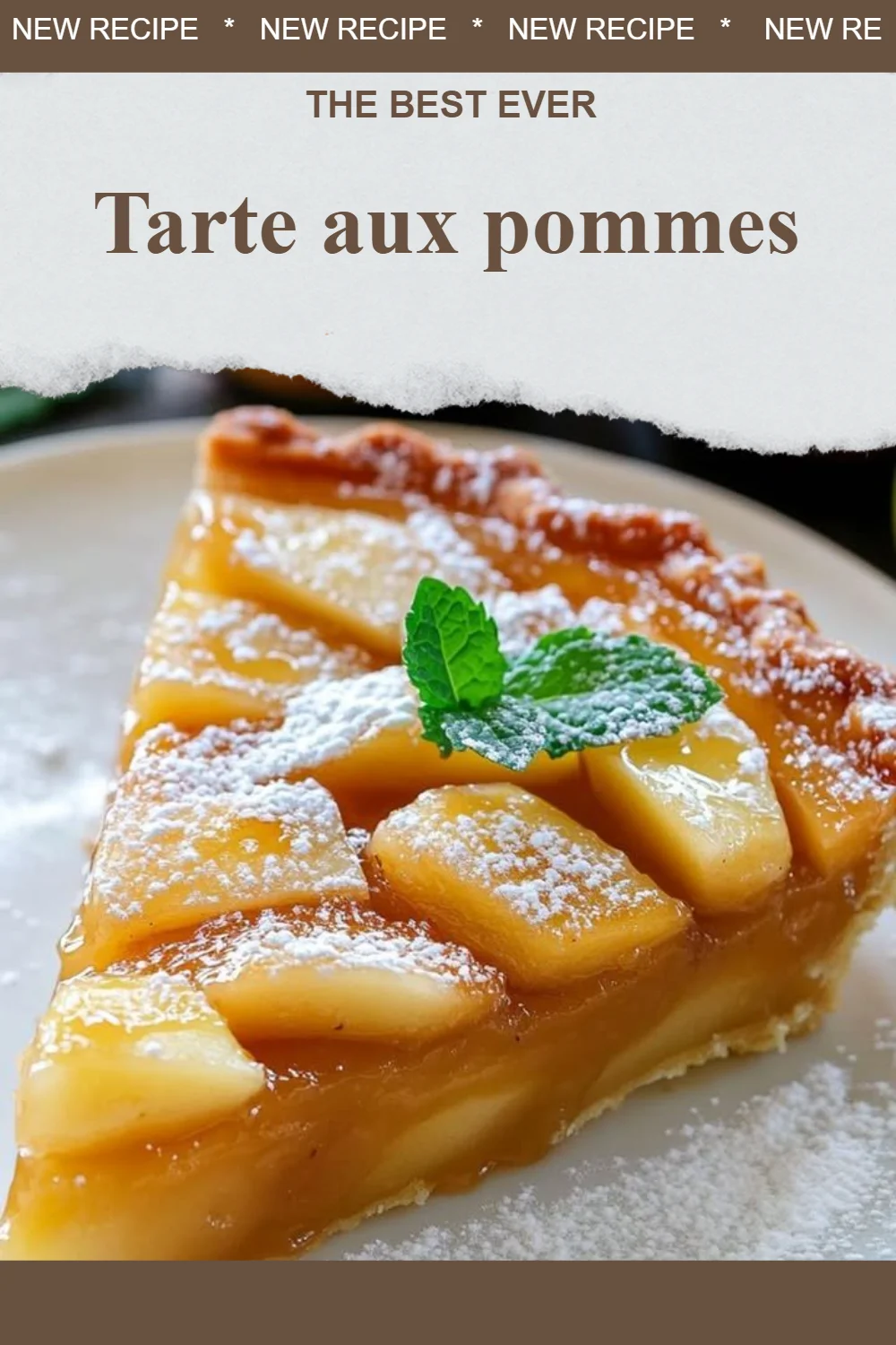 Tarte aux pommes maison avec une croûte dorée et des pommes caramélisées.