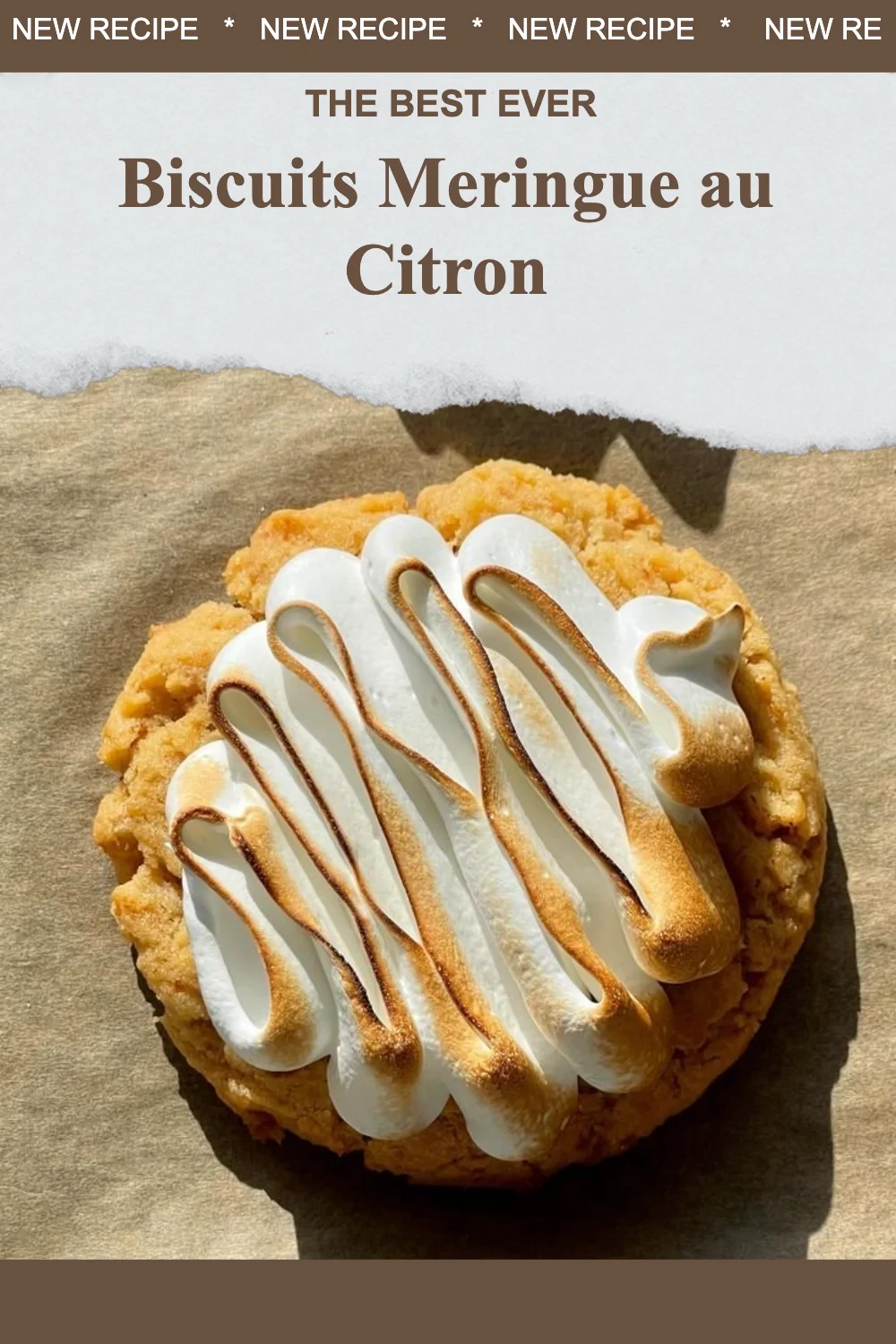 Biscuits meringue au citron frais et sucrés sur une assiette blanche.
