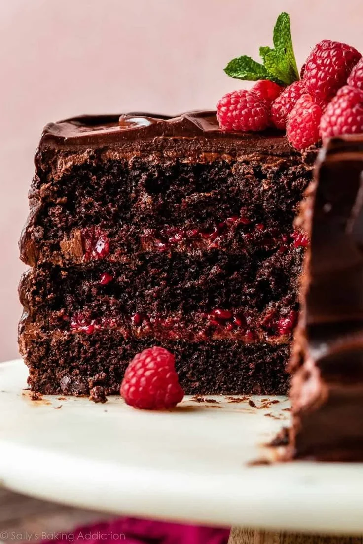 Gâteau au chocolat et framboises