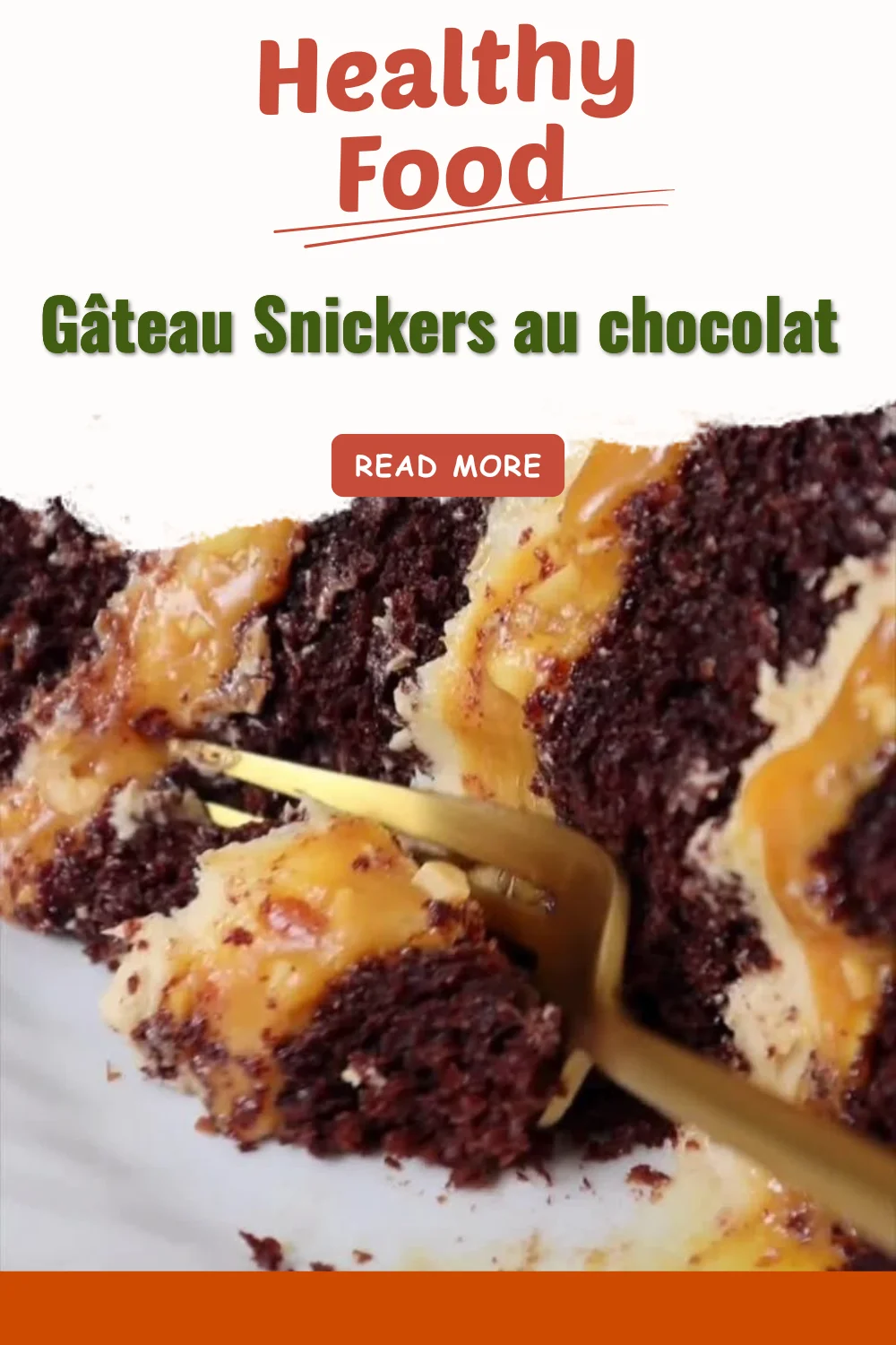Gâteau Snickers au chocolat avec caramel, cacahuètes et ganache