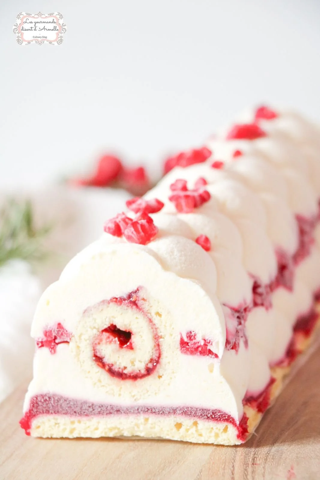 Bûche pâtissière citron framboise légèrement glacée - Les Gourmands {disent} d'Armelle