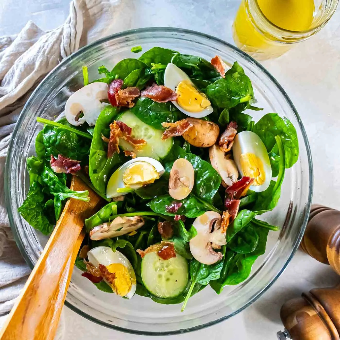 Salade d'&eacute;pinards au bacon