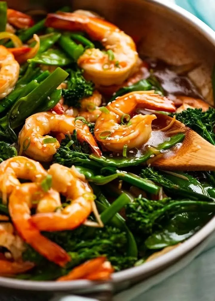 Saut&eacute; de crevettes au gingembre et s&eacute;same